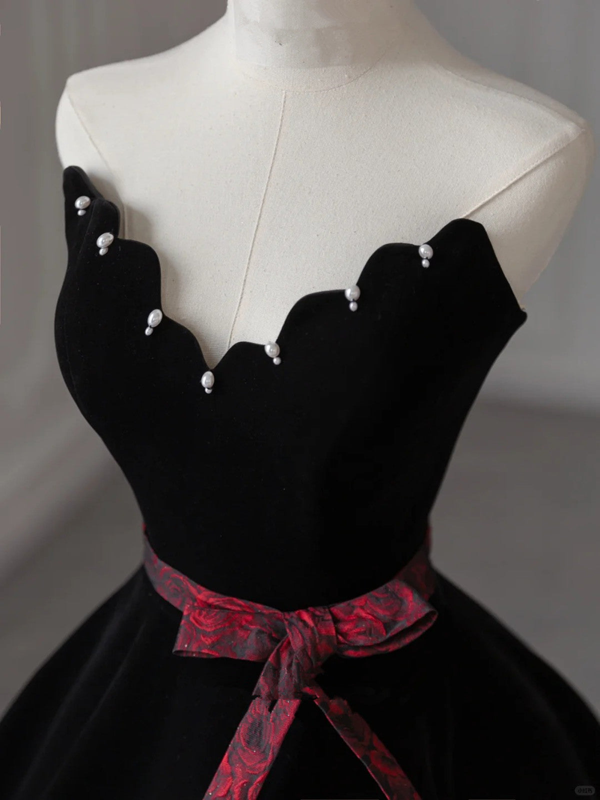 Black Velvet Ball Gown Pearls V-neckline Party Dress