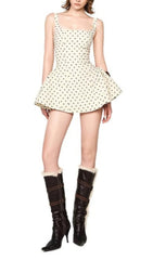 Chic & Flirty