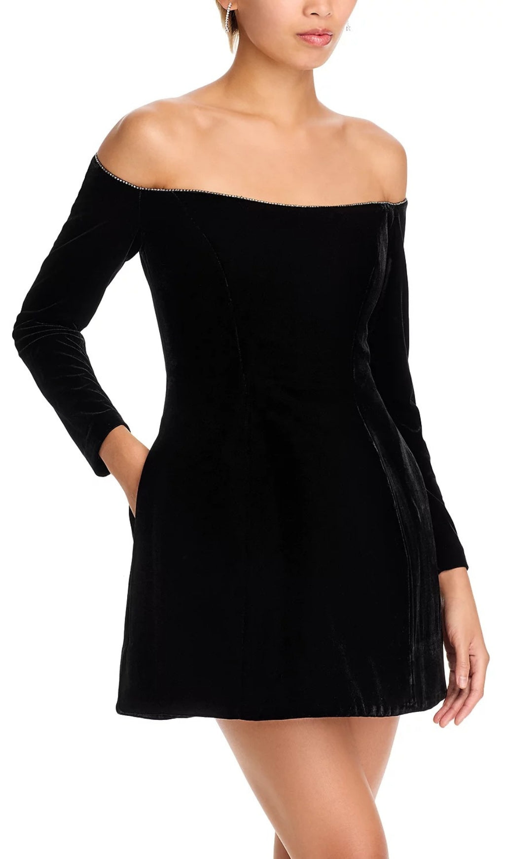 Elegant Black Velvet Off-Shoulder Mini Dress