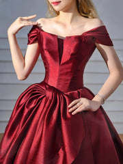 Elegante vestido de fiesta de satén rojo vino con hombros descubiertos 