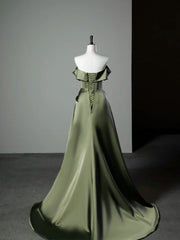 Vestido de noche largo de satén verde suave con hombros descubiertos y corte A 