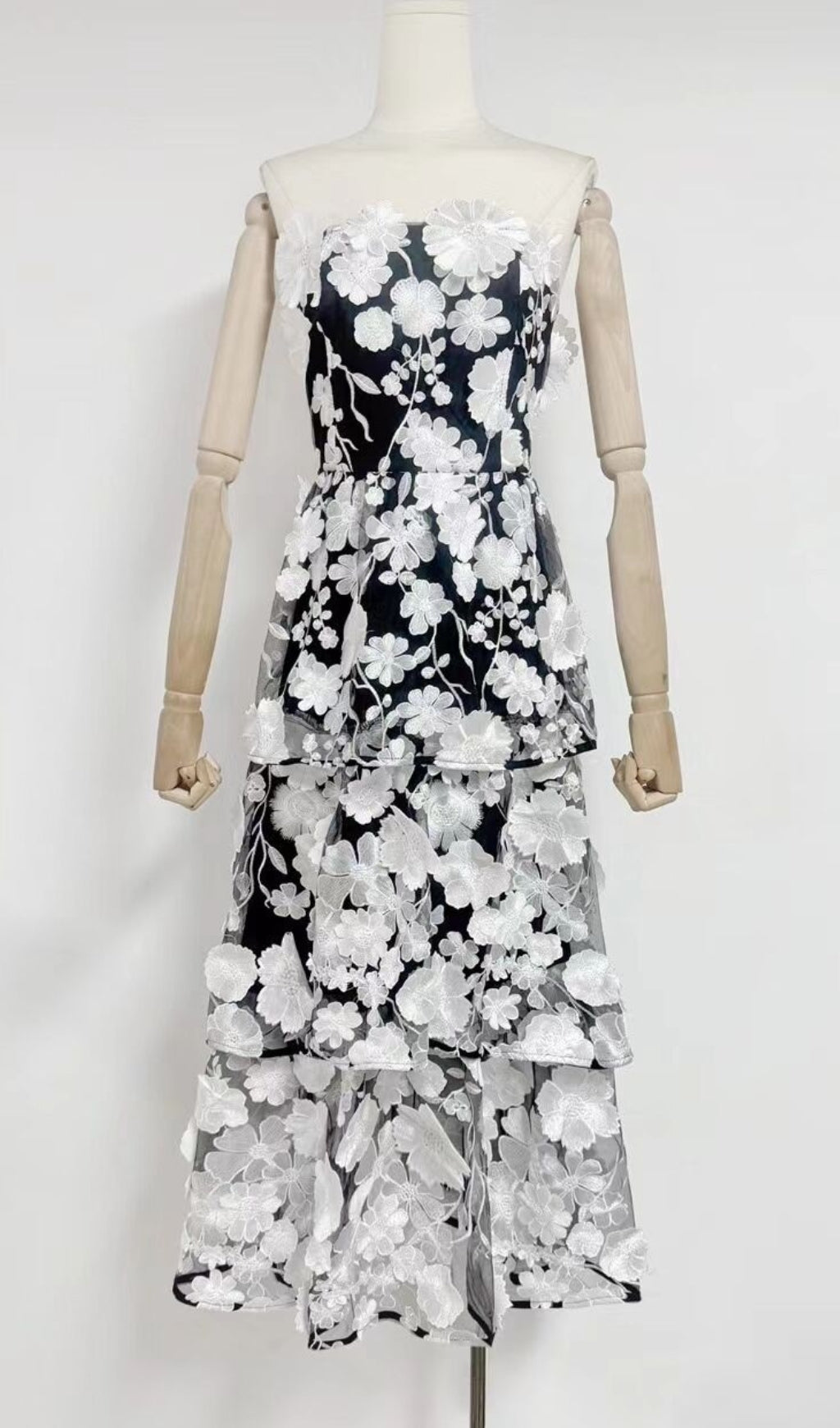 Dreamy 3D Floral Tiered Strapless Midi Dress