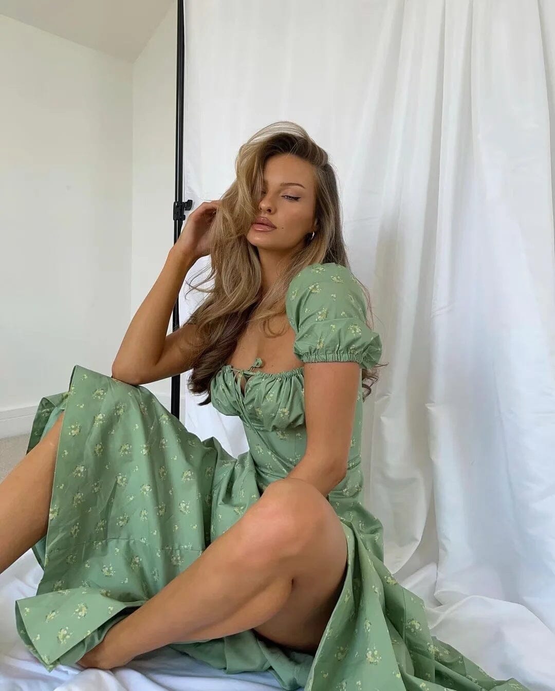 Elegant Green Floral Puff Sleeve Midi Dress