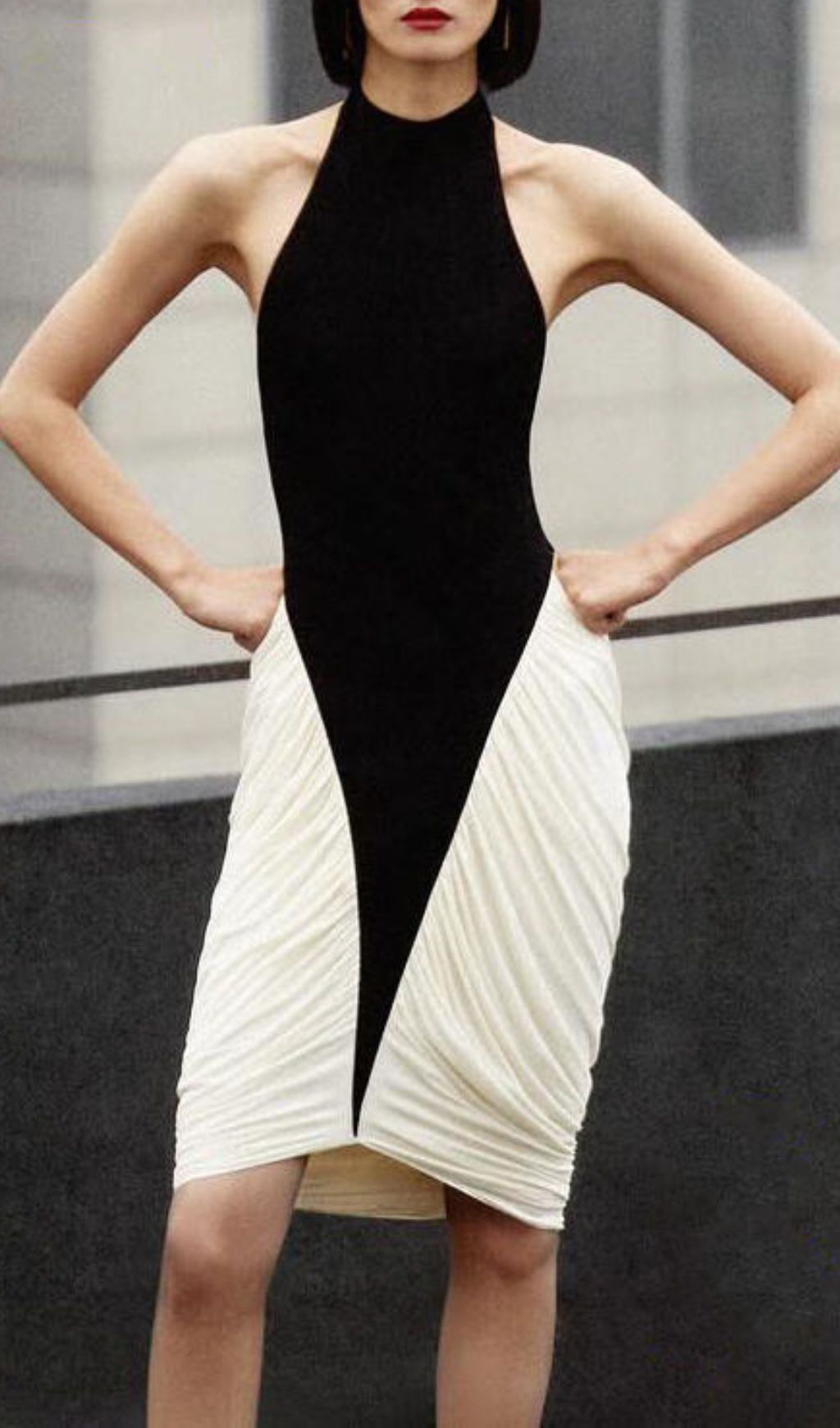 Elegant Two-Tone Halter Ruched Bodycon Midi Dress