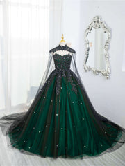 Hermoso vestido de fiesta de tul negro y verde para dulces 16 con capa 