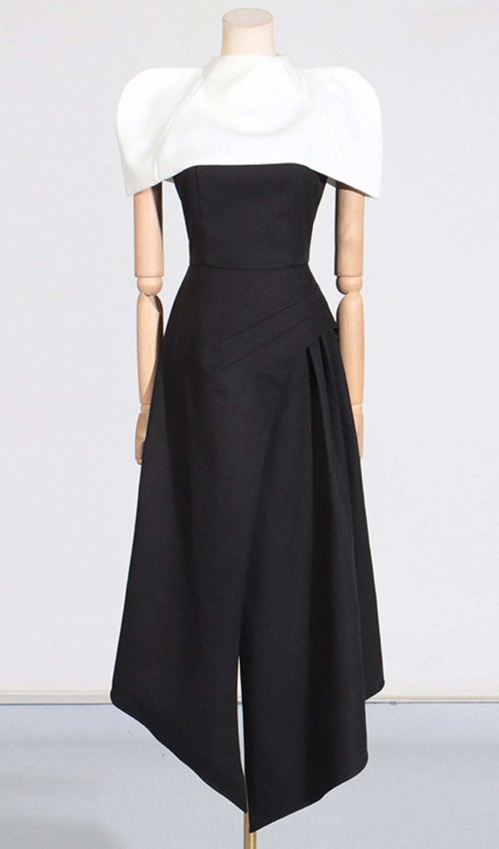 Carlen Two-Tone Elegance