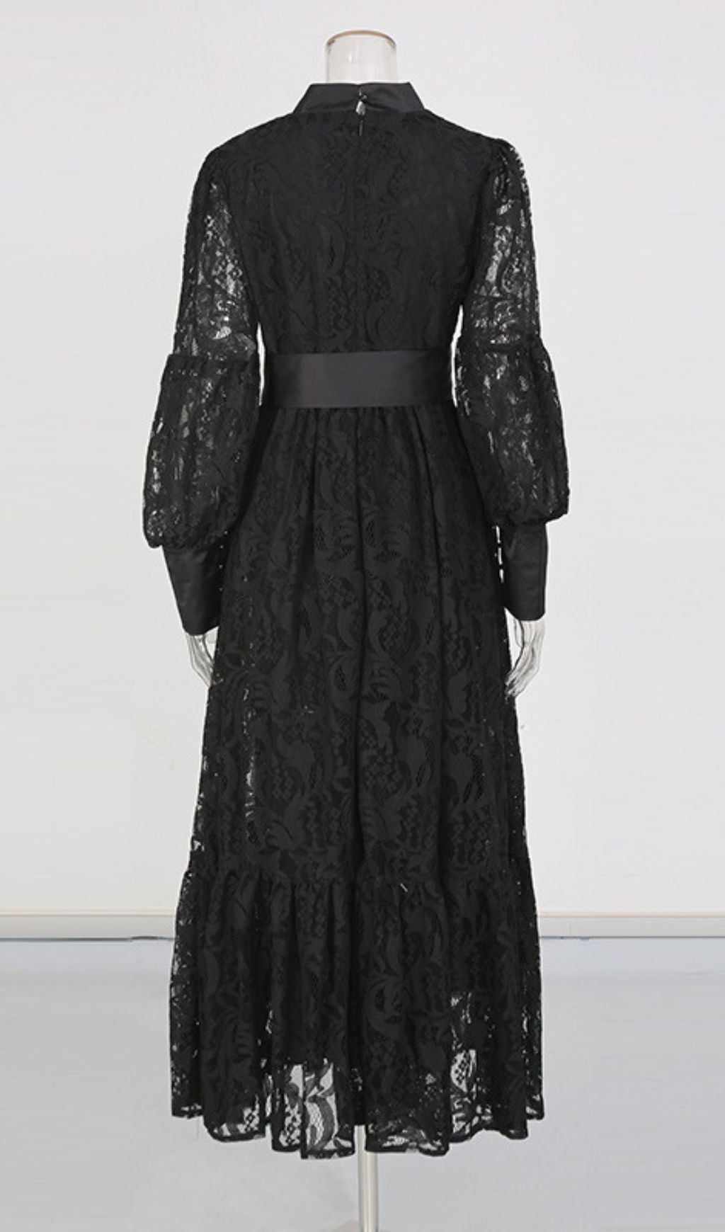 Ivria Elegant Black Lace Maxi Dress
