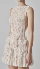 Darda Chic Beige Floral Lace Mini Dress