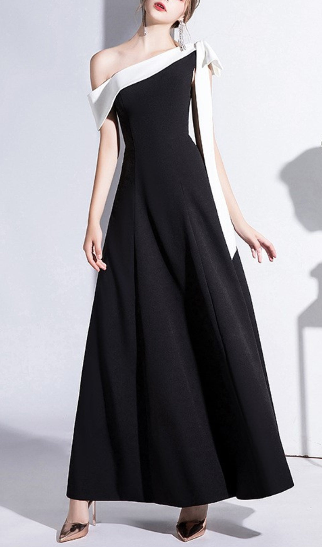 Chic Black One-Shoulder Maxi Gown with Contrast White Bow Detail