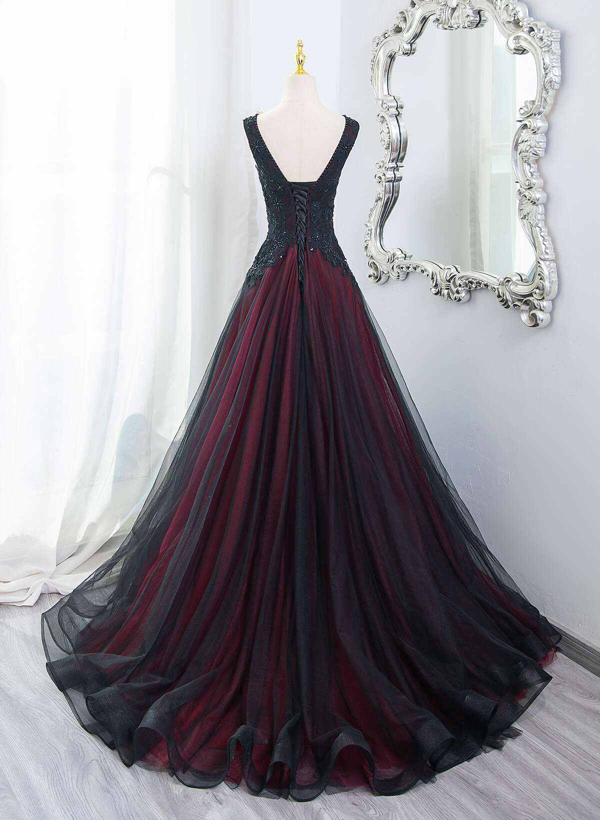 Vestido formal largo con cuentas, escote en V, negro y rojo 