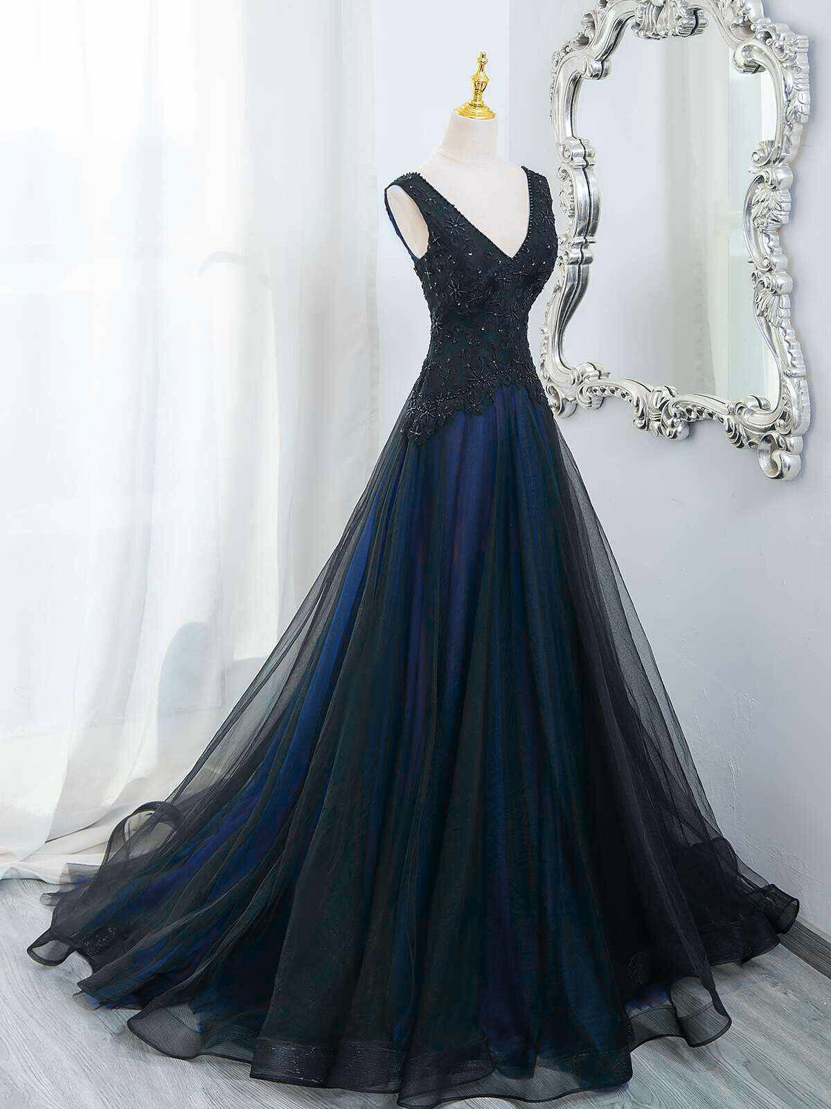 Vestido de fiesta de tul negro y azul con apliques de encaje y escote en V 