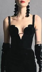 Beatrix Black Scalloped Plunge V-Neck Mini Bandage Dress