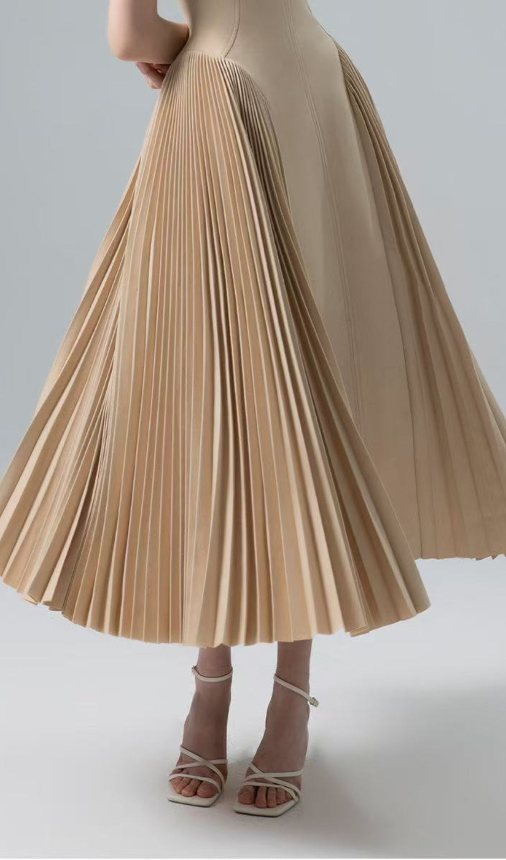 Duarte Elegant Pleated Midi Dress