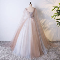 Precioso vestido de fiesta largo de tul con escote en V 