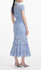 Elegant Cornflower Blue Floral Lace Midi Dress with Contrast Collar