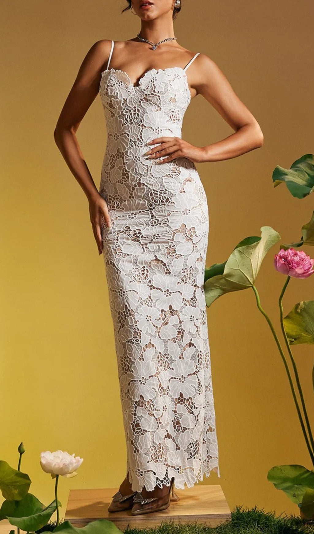 Avihu Elegant White Floral Lace Maxi Dress