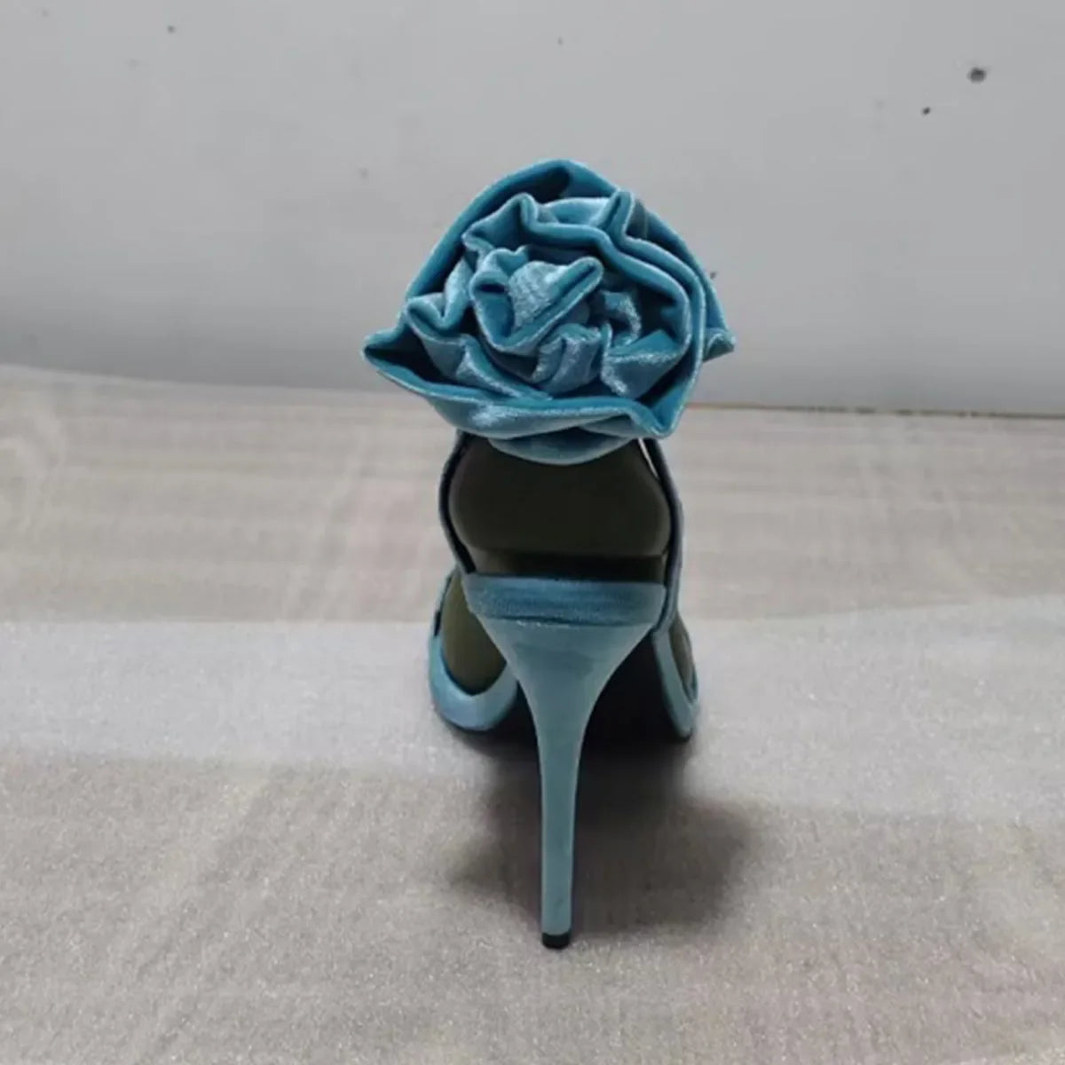 Arden Furtado Blue velvet flower Banquet shoes Round toe Super high heel One word buckle Sandals Extra large size