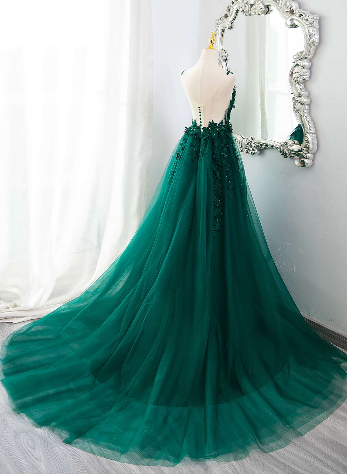 Vestido de fiesta largo de encaje con escote en V y cuentas verde oscuro 