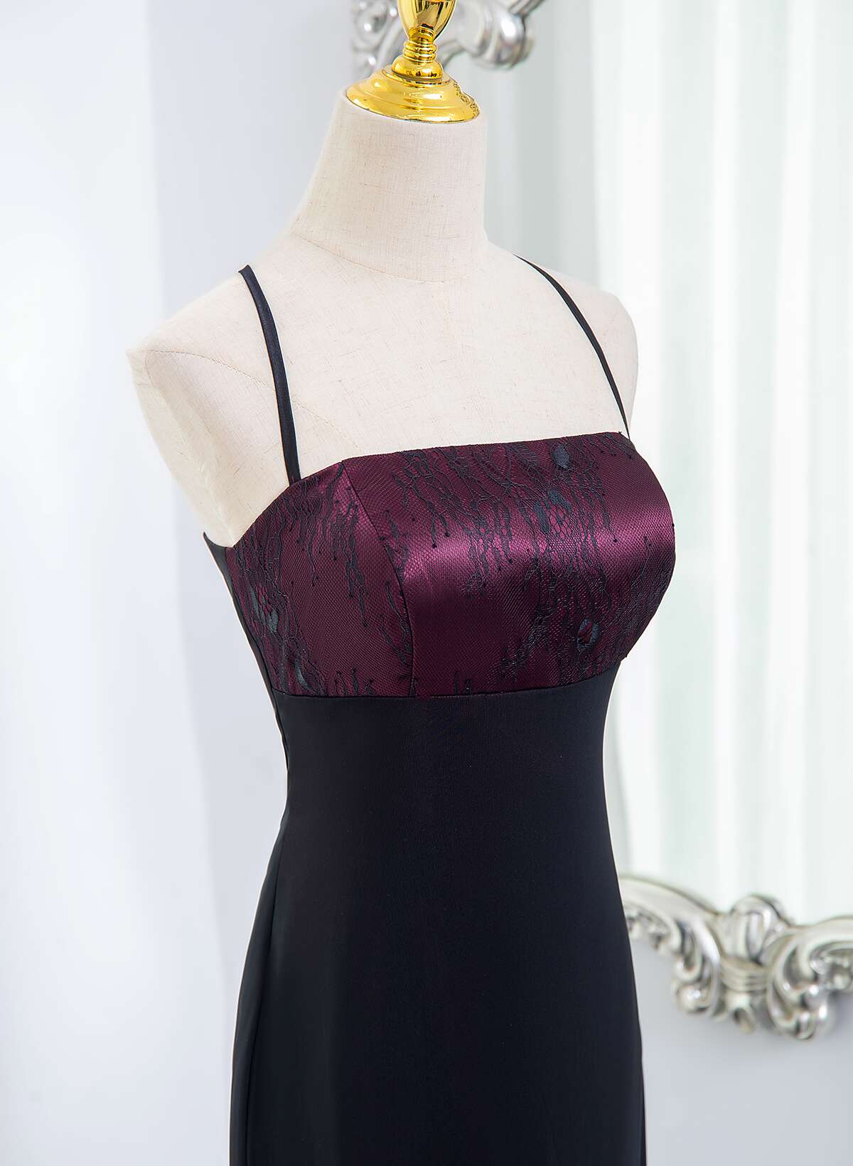 Hermoso vestido de noche con tirantes de spandex y encaje 