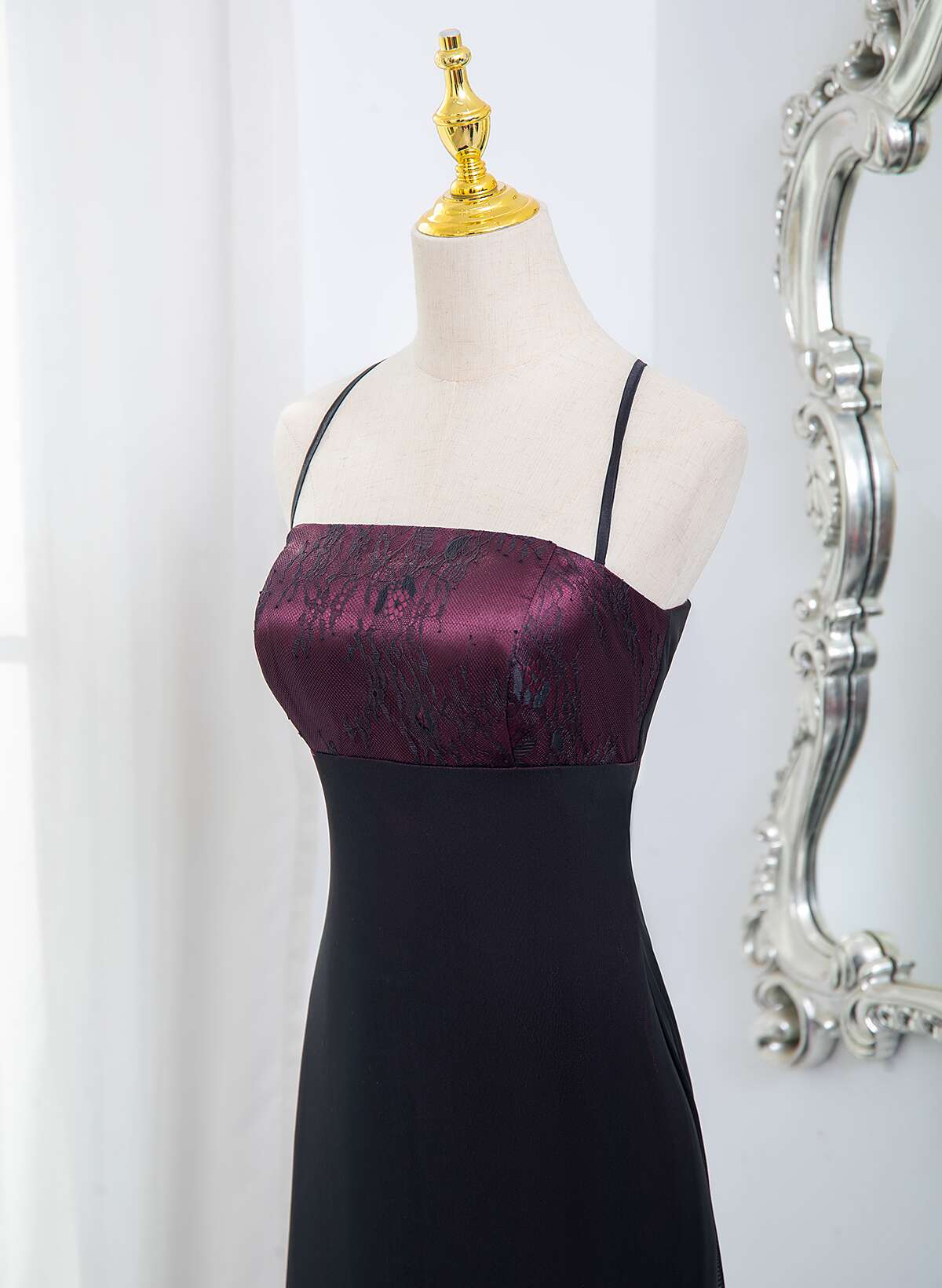Hermoso vestido de noche con tirantes de spandex y encaje 