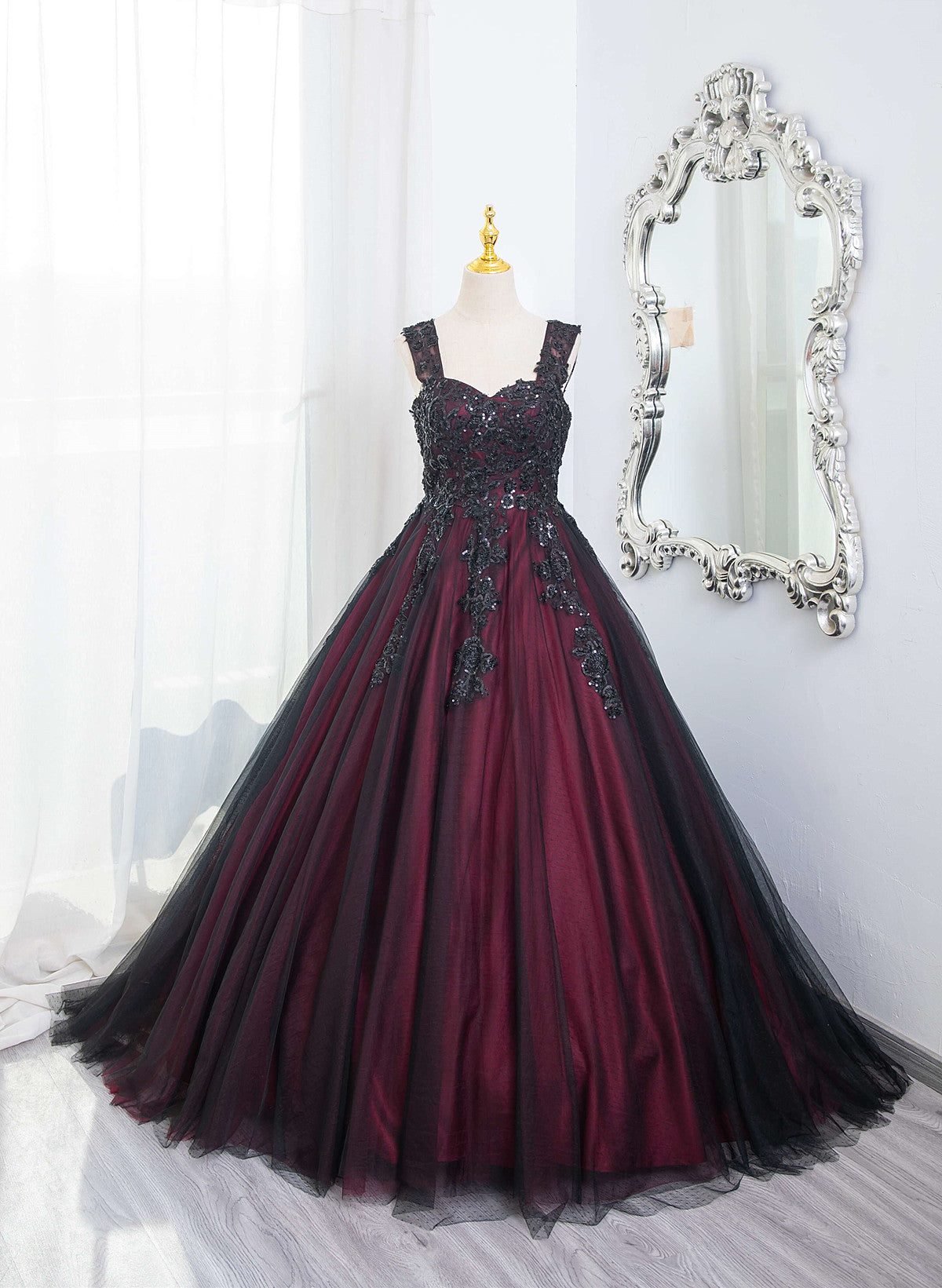 Beautiful Tulle Black and Red Straps Sweet 16 Dress