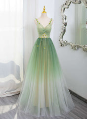 Vestido de fiesta verde degradado con escote en V y corte A 