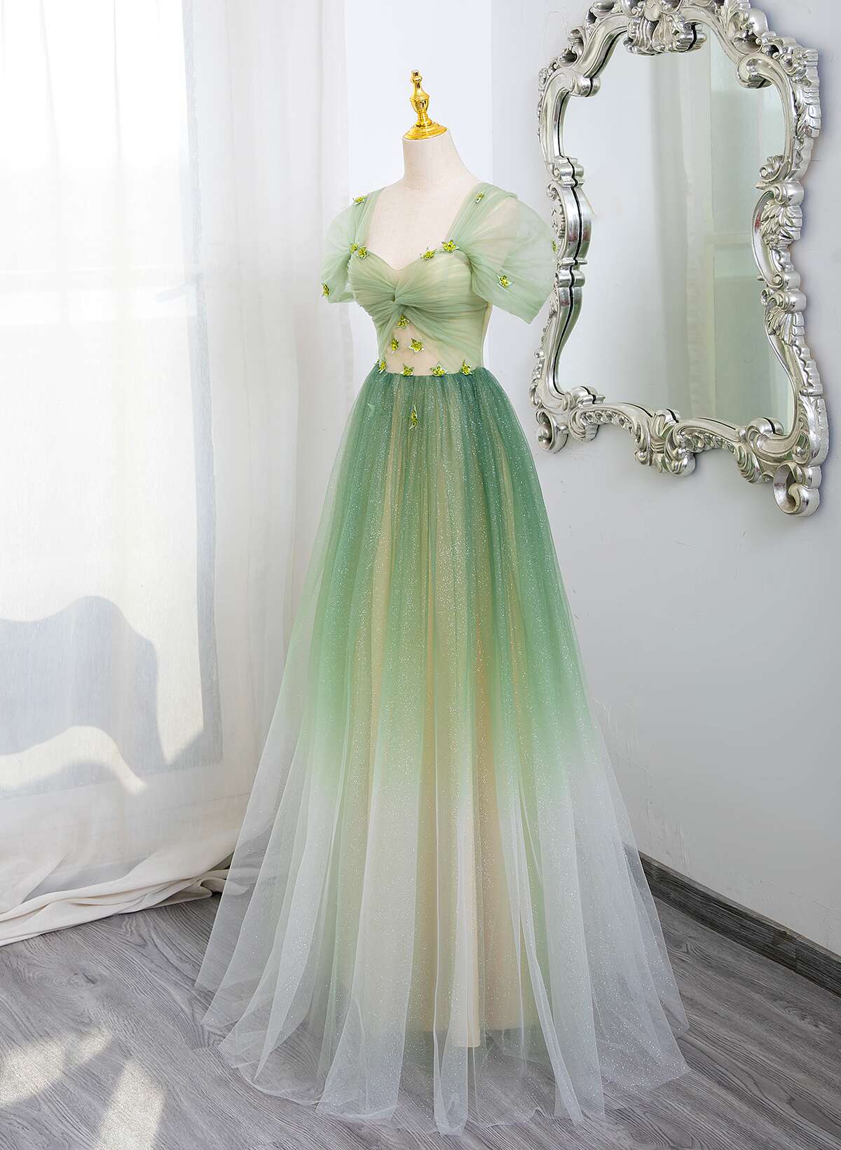 Vestido formal de tul degradado en forma de A verde claro 