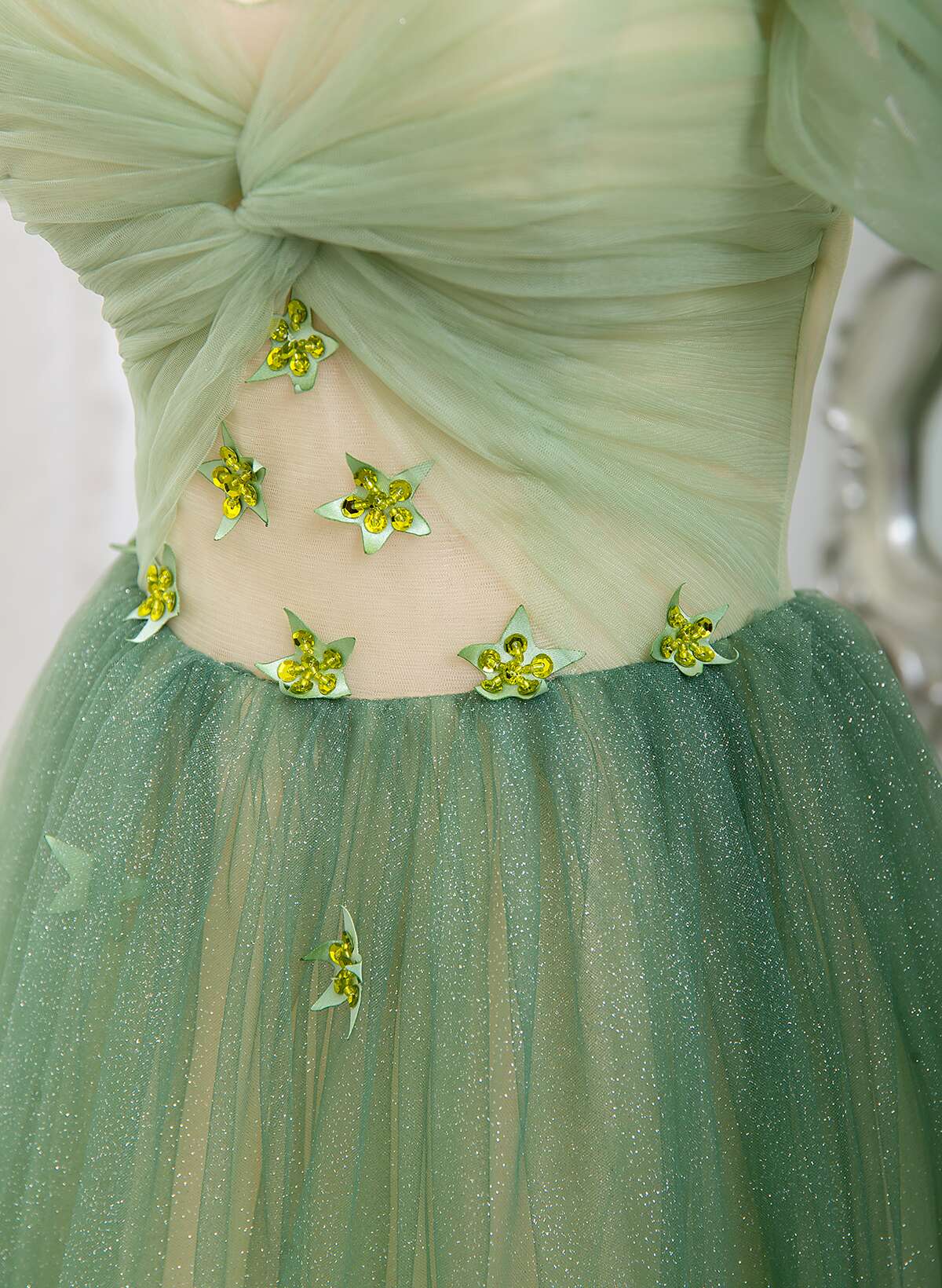 Vestido formal de tul degradado en forma de A verde claro 