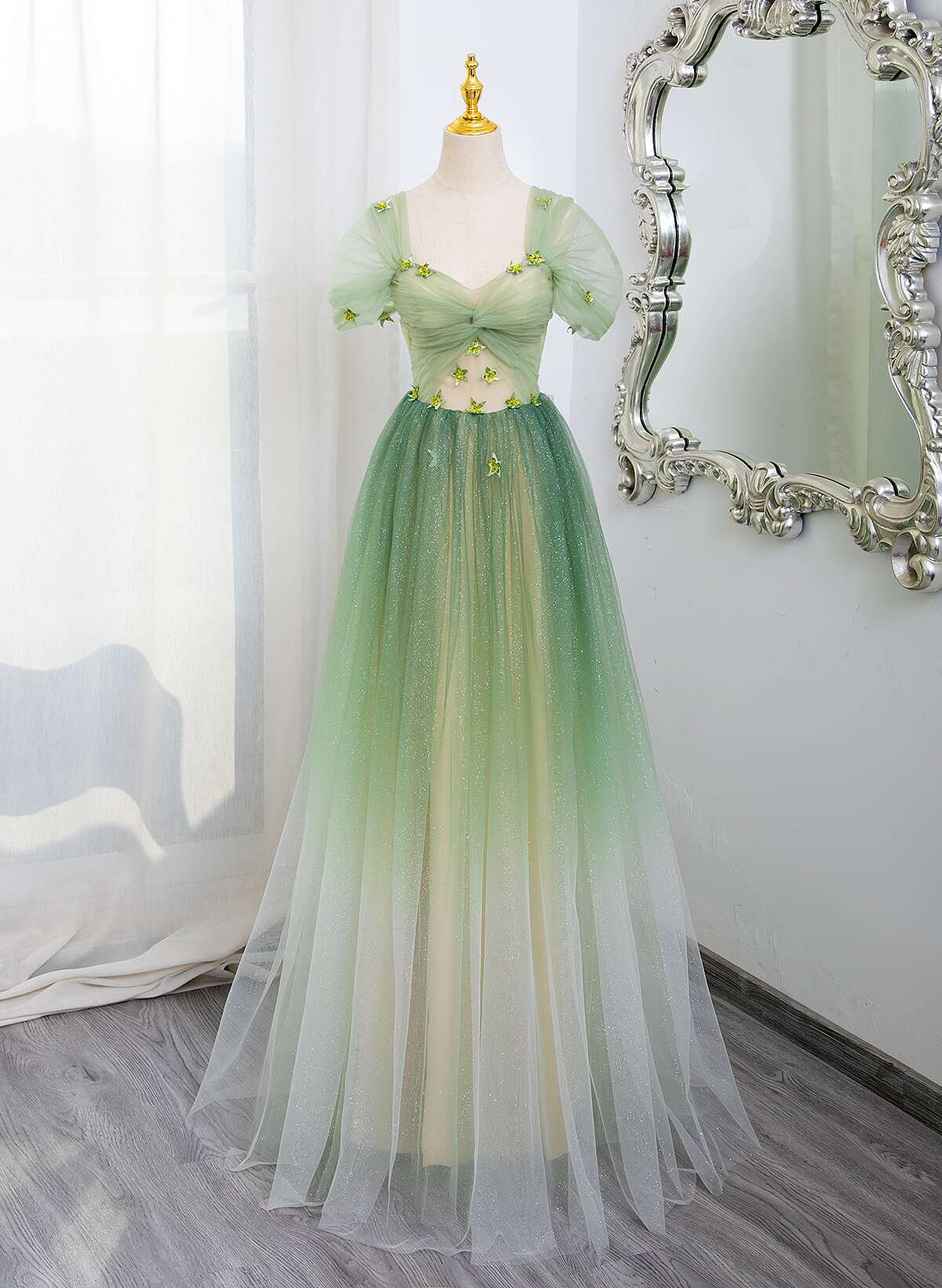 Vestido formal de tul degradado en forma de A verde claro 