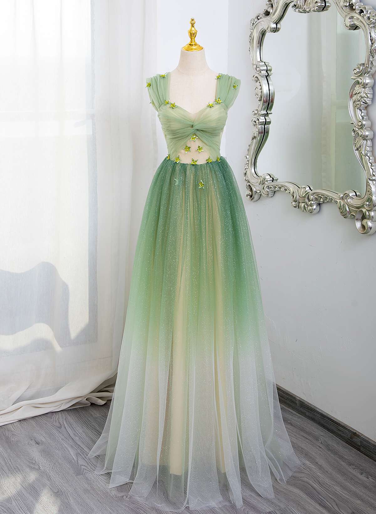 Vestido formal de tul degradado en forma de A verde claro 