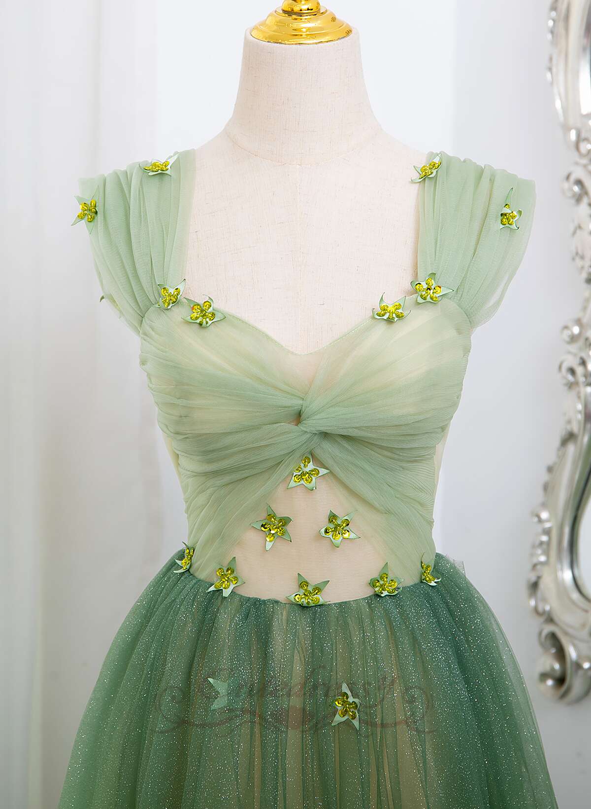 Vestido formal de tul degradado en forma de A verde claro 