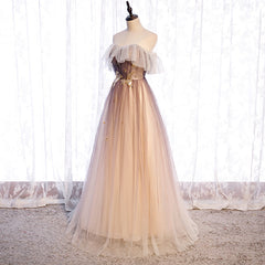 Hermoso vestido de fiesta de tul degradado con tirantes y escote corazón 