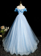 Hermoso vestido de tul azul claro con hombros descubiertos para quinceañeras 