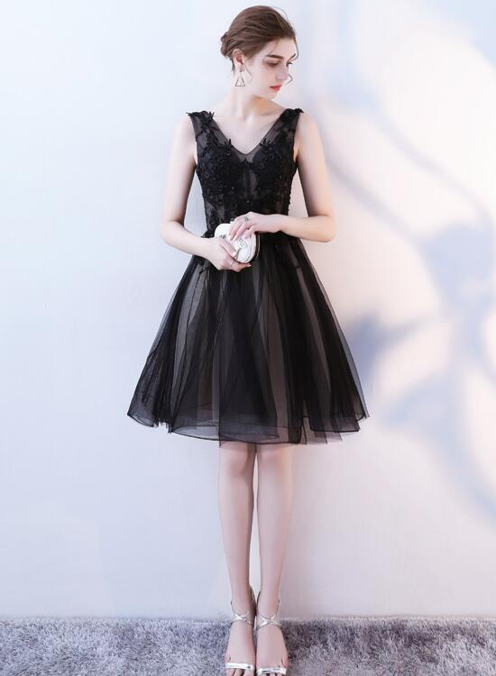 Black V-neckline Knee Length Lace Applique Lace Party Dress