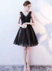 Black V-neckline Knee Length Lace Applique Lace Party Dress