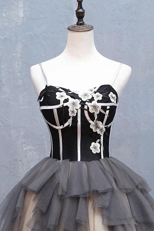 Vestido de fiesta formal corto con escote en forma de corazón en negro y champán 