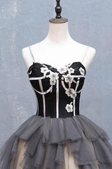 Vestido de fiesta formal corto con escote en forma de corazón en negro y champán 