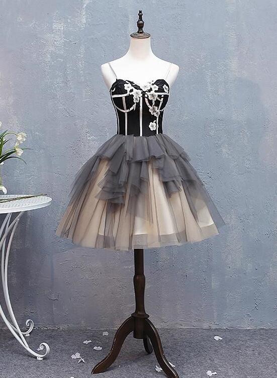 Vestido de fiesta formal corto con escote en forma de corazón en negro y champán 