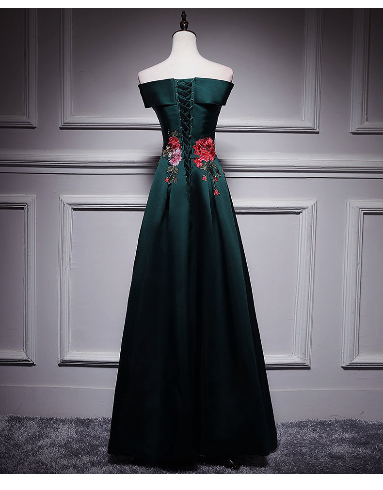 Vestido de fiesta de satén verde oscuro con hombros descubiertos y largo hasta el suelo 