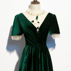 Vestidos de dama de honor de corte A con mangas cortas de terciopelo verde oscuro 
