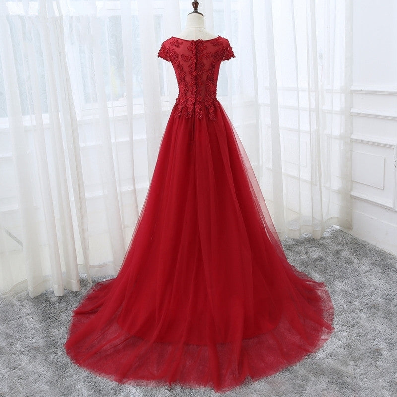 Elegante vestido de fiesta de tul con apliques de encaje y mangas cortas 