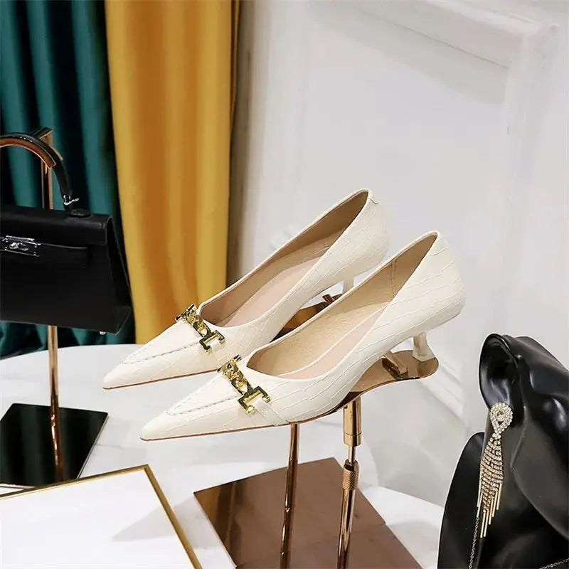 Metal Chain Decoration Pumps Shallow Mouth Glossy Patent Leather Kitten Thin Middle Heel Office Single Shoes