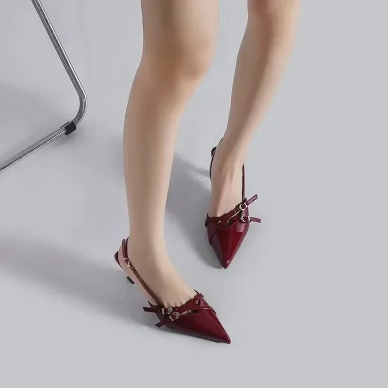 Fashionable large-sized sandals