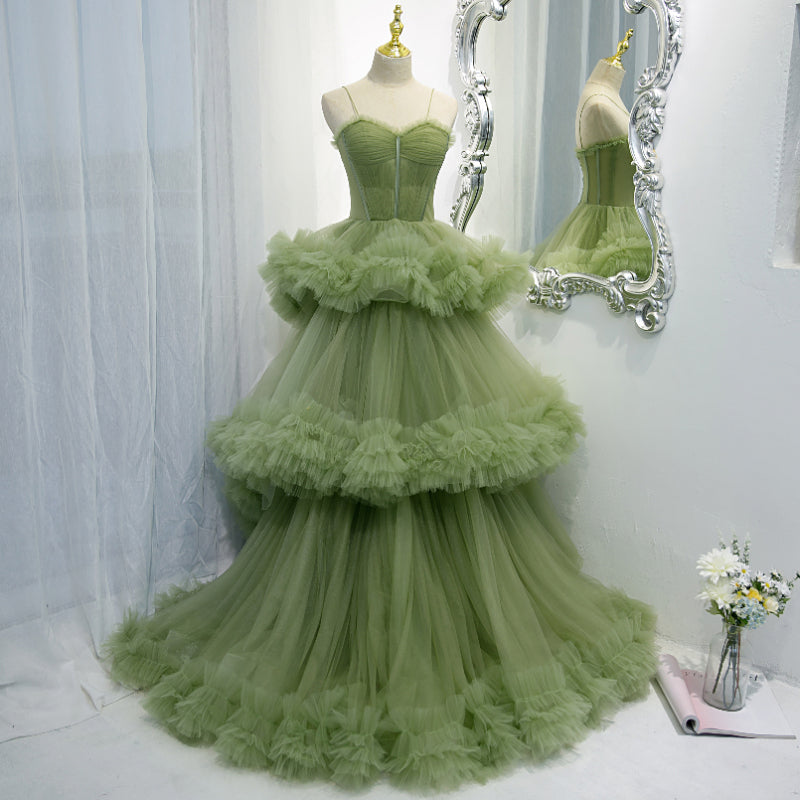 Vestido de noche largo con escote en forma de corazón, tirantes y capas de tul verde 