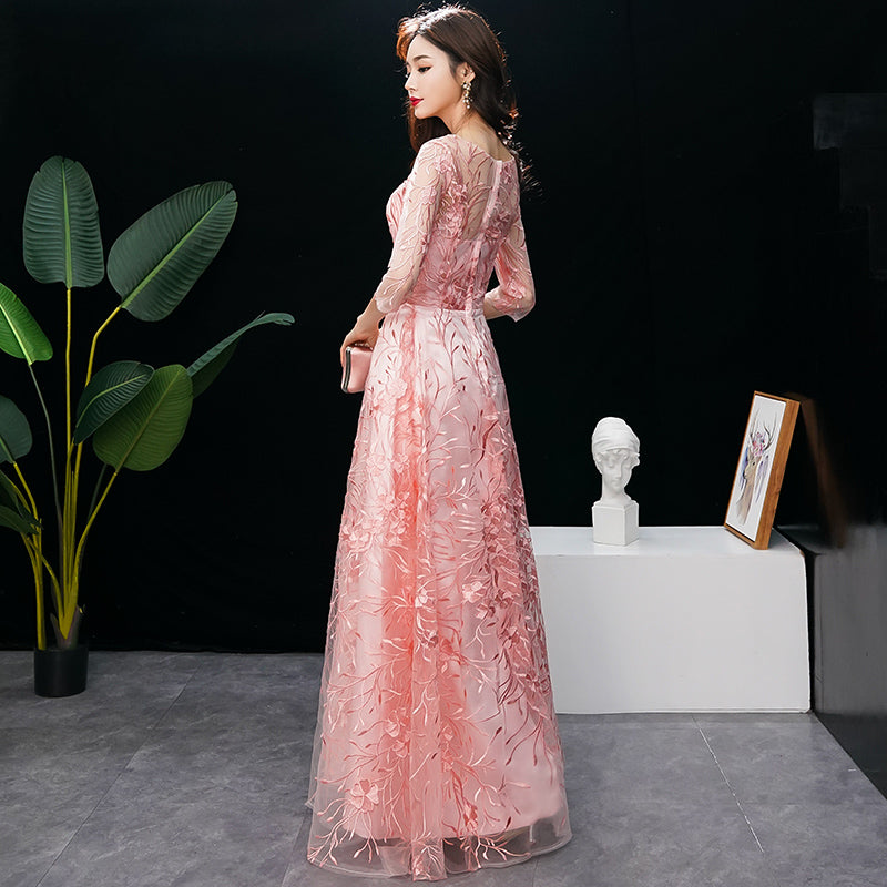 Precioso vestido de fiesta de encaje rosa con escote redondo y corte A 