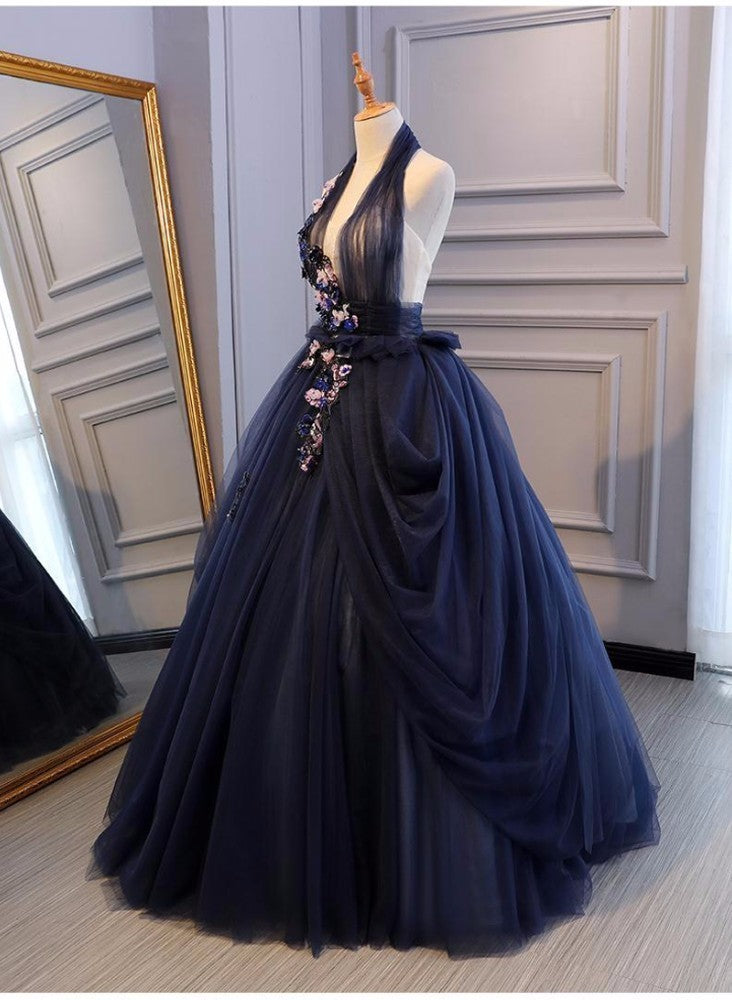 Encantador vestido de fiesta de tul azul marino con cuello halter y apliques de flores 