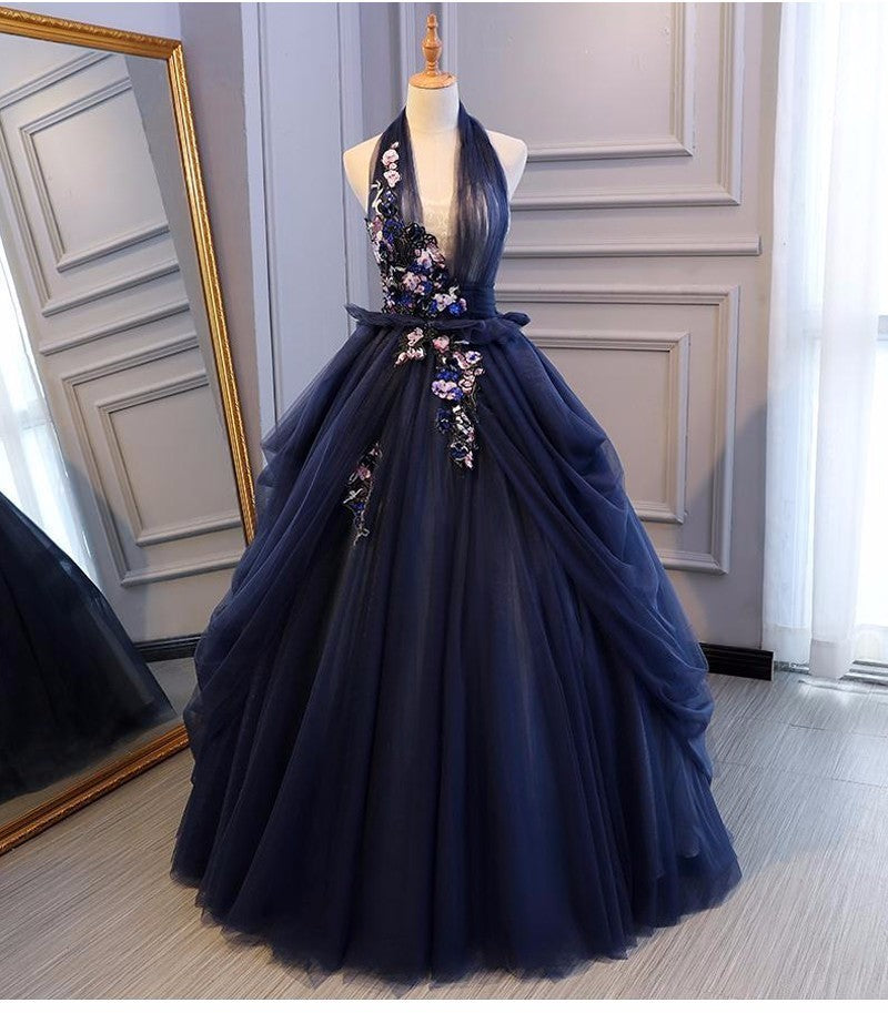 Encantador vestido de fiesta de tul azul marino con cuello halter y apliques de flores 