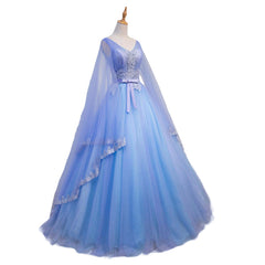 Hermoso vestido de fiesta azul con escote en V y mangas largas 