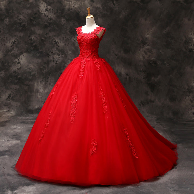 Hermoso vestido formal largo de tul rojo con flores de encaje 