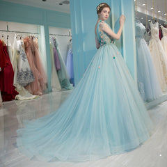 Vestido largo de tul con escote en V y flores en azul menta para quinceañeras 